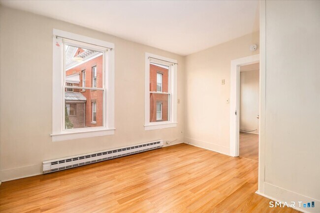 Building Photo - 17 Church St