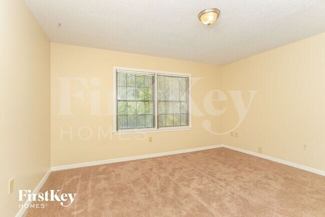 Building Photo - 4911 Stonecrest Dr