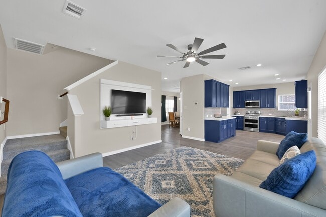 Building Photo - 11323 Creekway Bend Dr