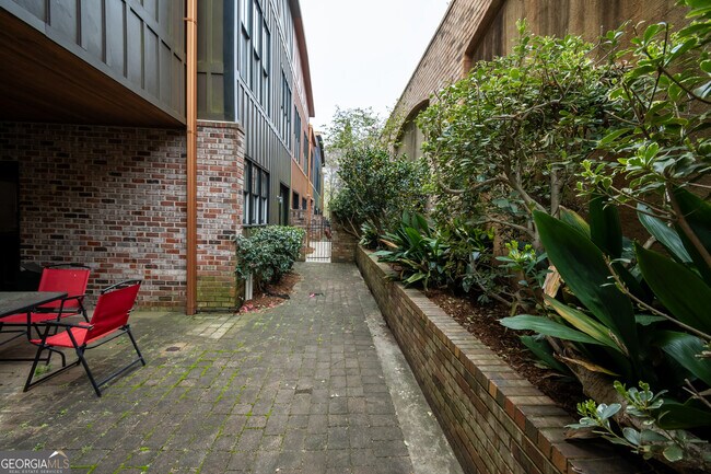 Building Photo - 118 Ruth Dr