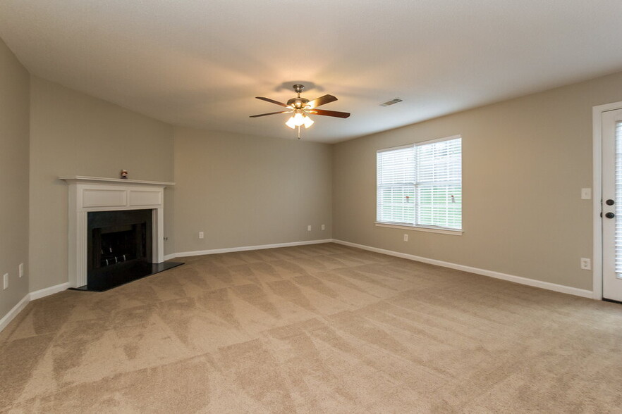 Building Photo - 6973 Foxmoor Way
