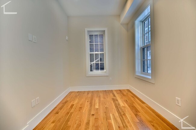 Building Photo - 16 Winchester St