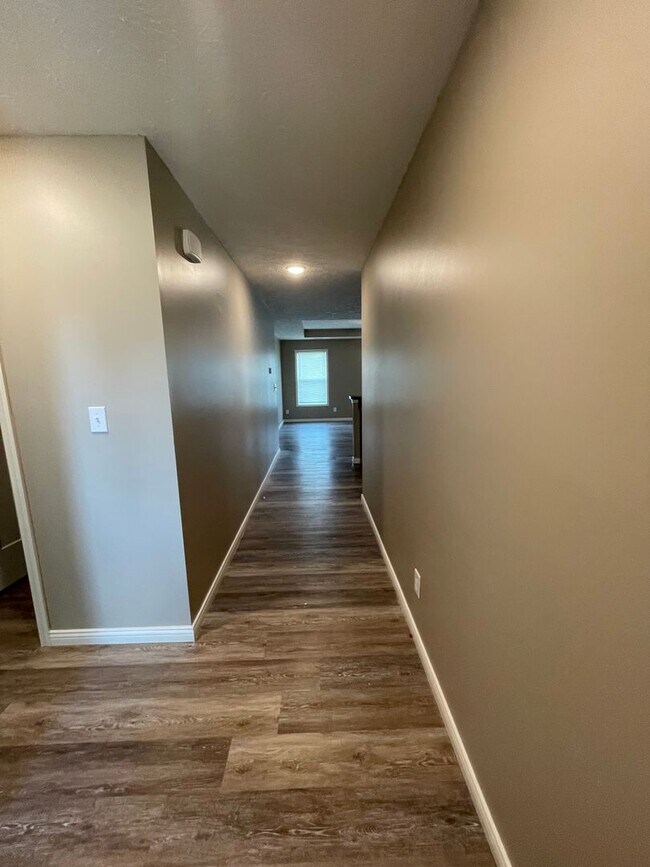 Building Photo - 3950 Austrian Ct