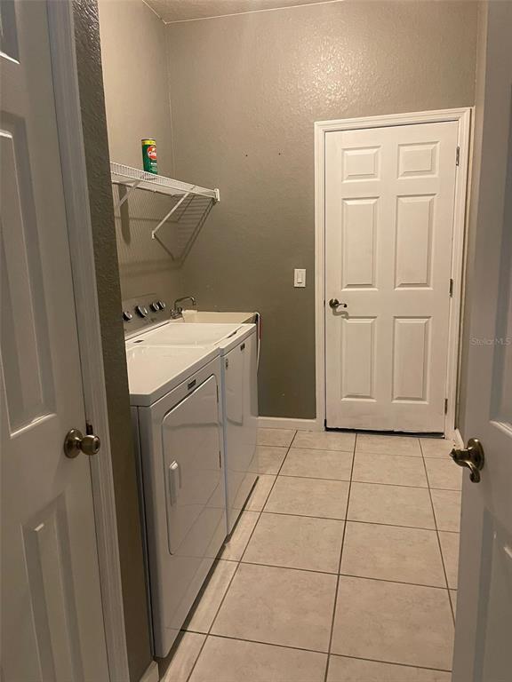 Building Photo - 2877 Paige Dr