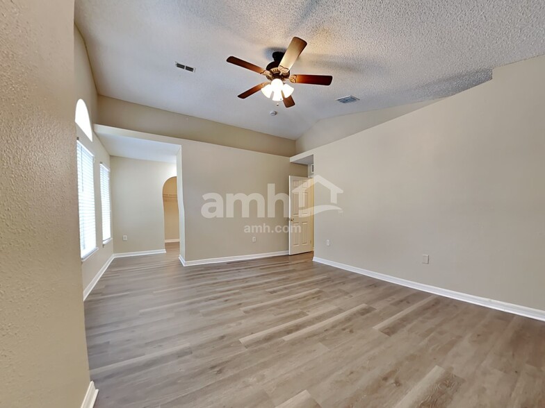 Building Photo - 2126 Wiley Oaks Ln