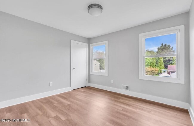 Building Photo - 2300 Oak Knoll Dr