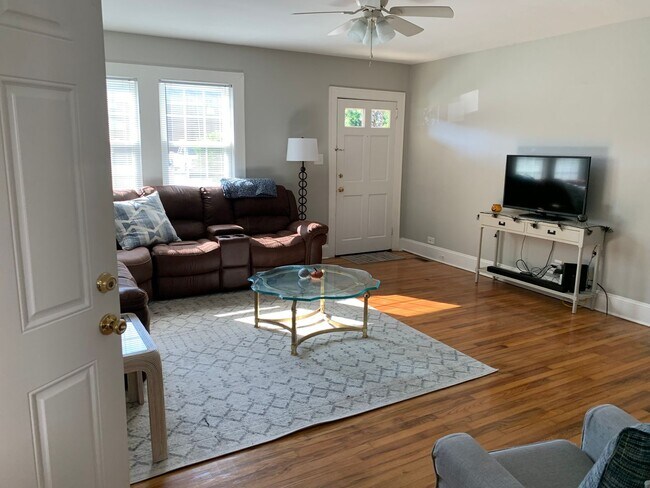 Building Photo - Grid House 2 blocks to ECU for rent on 5th St