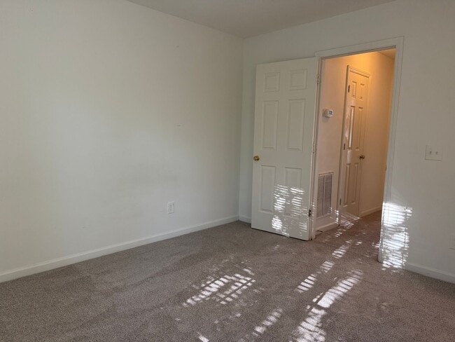 Building Photo - Amazing Location Near Downtown and NC Stat...
