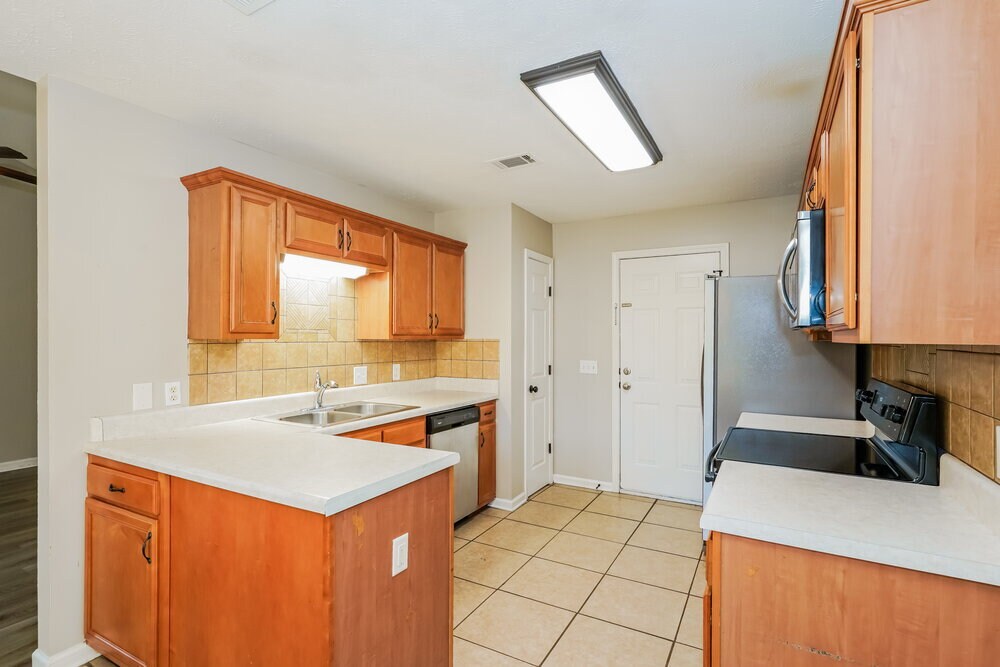 Building Photo - 7405 E Winchester Dr