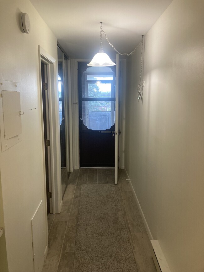 Primary Photo - 2331 E Market St