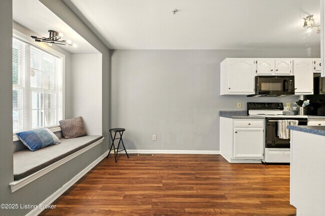 Building Photo - 225 Crescent Hill Pl