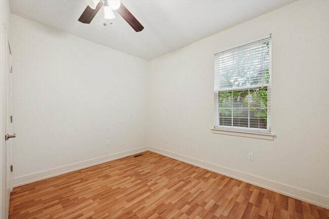 Building Photo - 1511 Master St