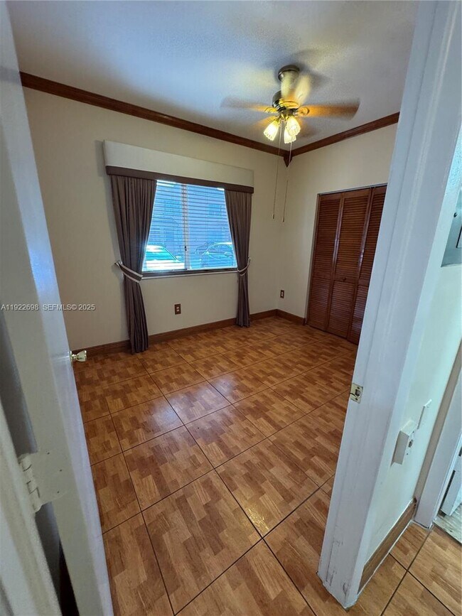 Building Photo - 8013 Lake Dr