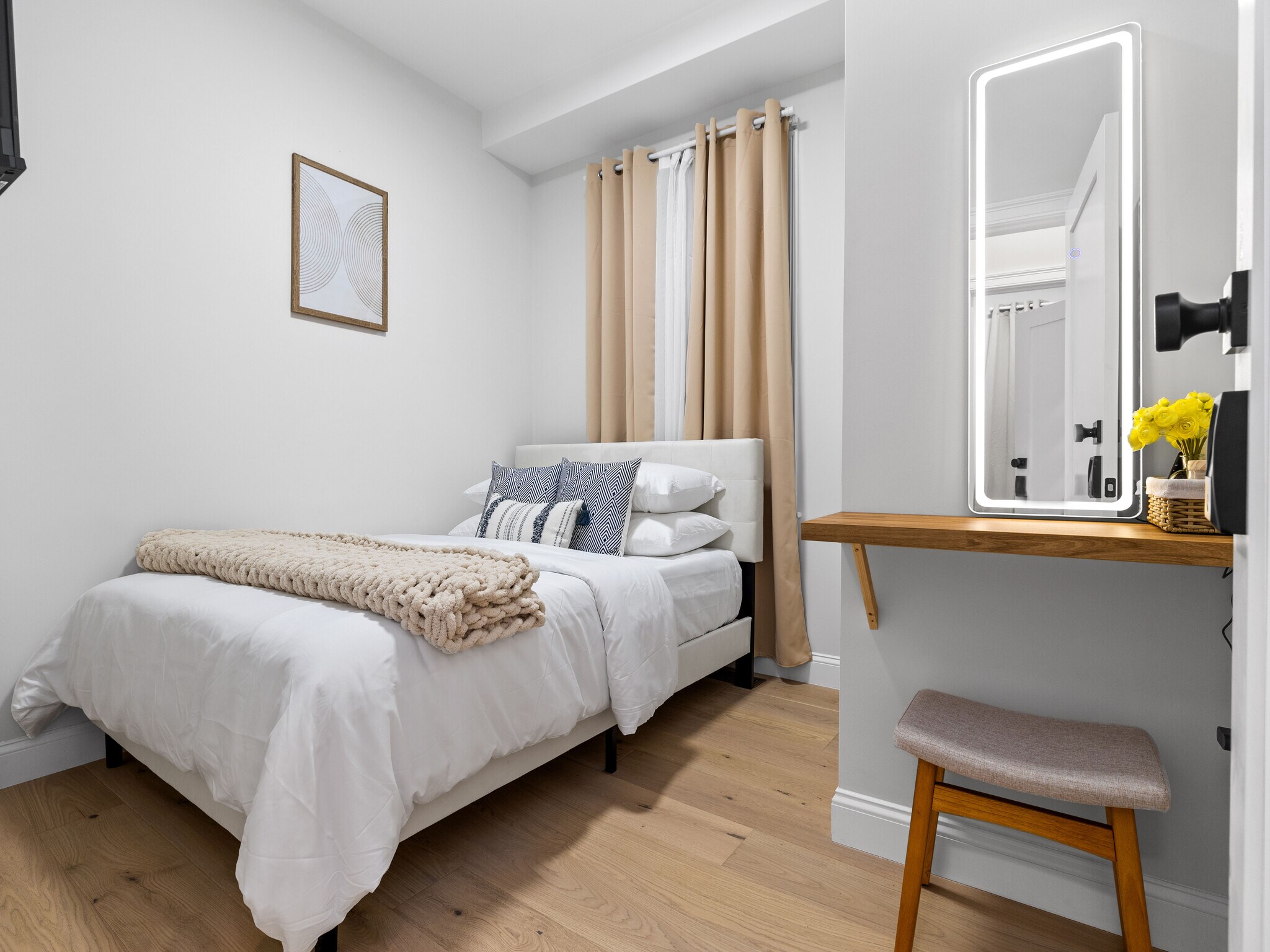 Building Photo - 566 Dorchester Ave