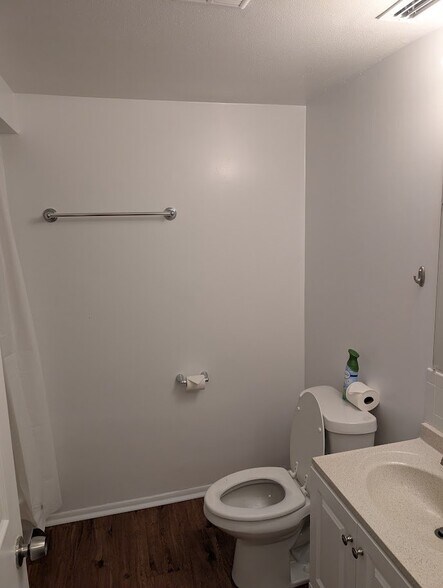 Building Photo - 411 Marjon Ave