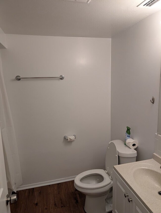 Building Photo - 411 Marjon Ave