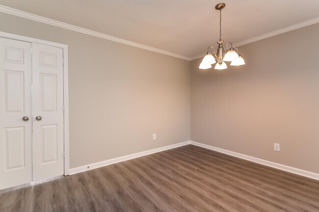 Building Photo - 4960 Grand Pines Dr