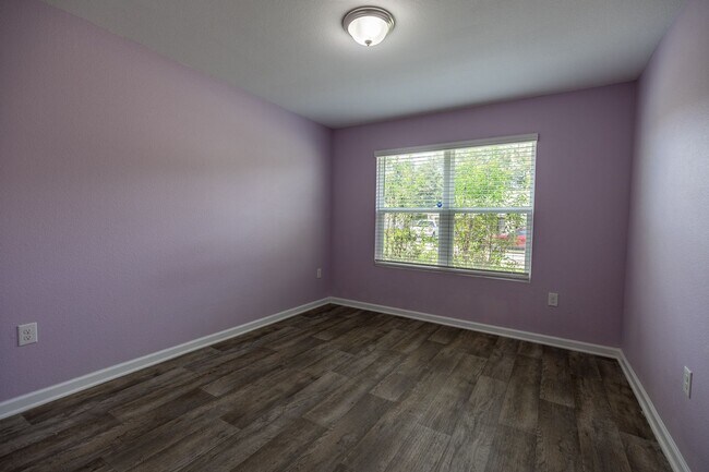 Building Photo - Beautiful 4-bedroom, 2-bath in a Foley nei...