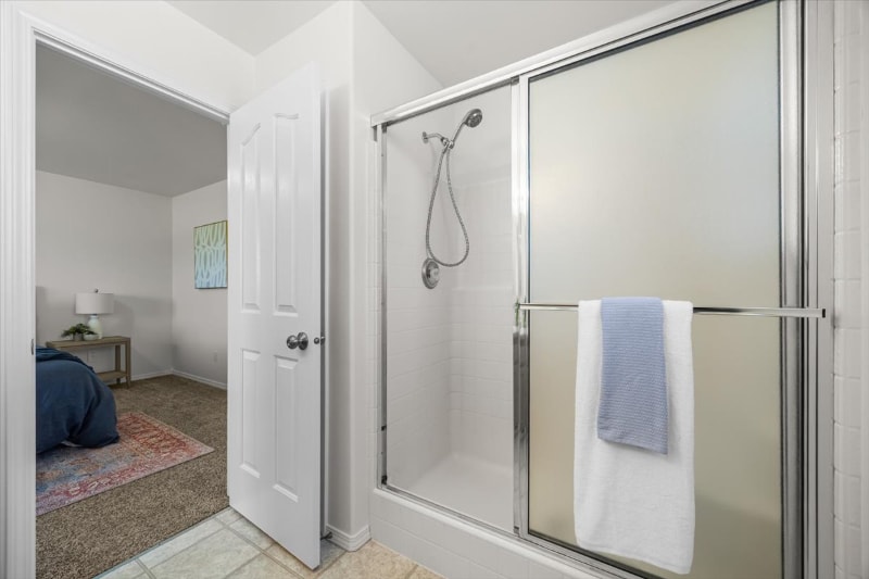 Building Photo - 5174 N Rothmans Ave