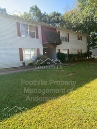 Building Photo - 208 Old North Church Rd