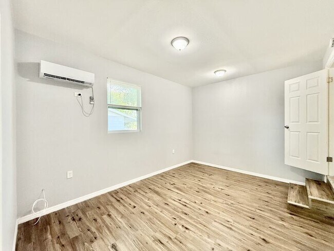 Building Photo - 4091 58th Ave