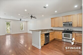 Building Photo - 3 Bedroom / 2.5 Bath Townhome For Rent In ...