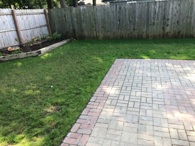 Building Photo - 115 Grant St