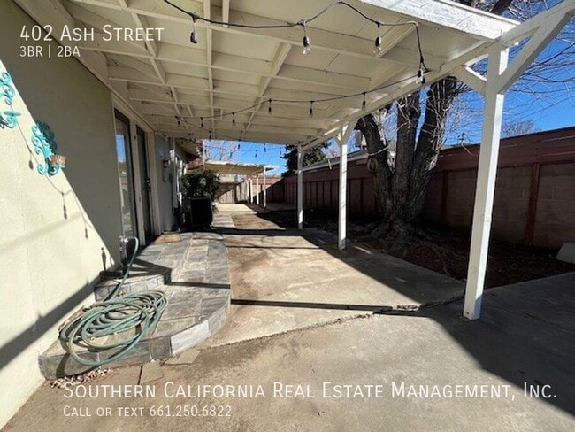 Building Photo - 402 Ash St