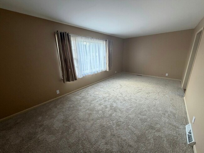 Building Photo - 1402 Morgantown