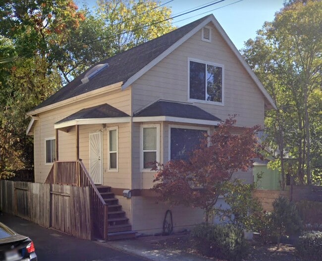 Exterior - 422 Even St