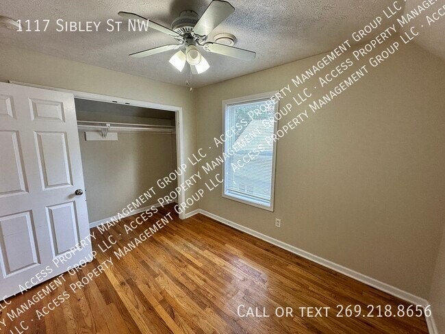 Building Photo - 1117 Sibley St NW