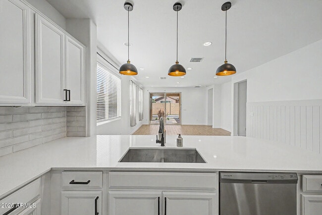 Building Photo - 21286 E Estrella Rd