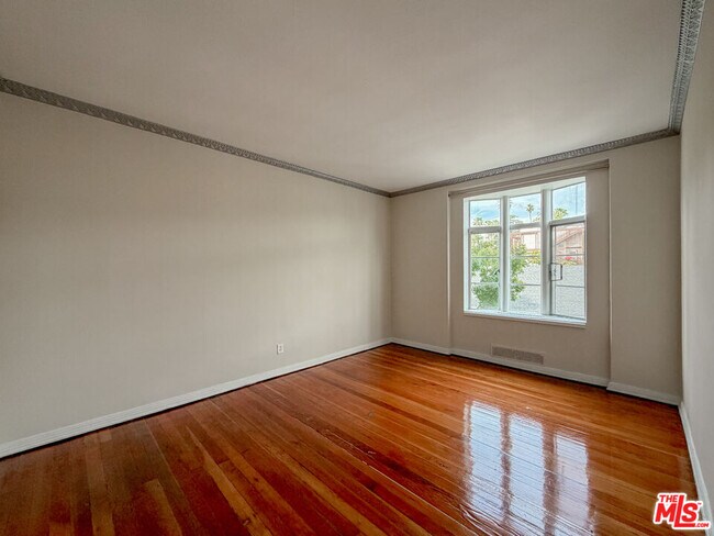 Building Photo - 1314 Hayworth Ave