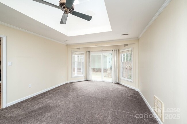 Building Photo - 901 Winter Wood Dr