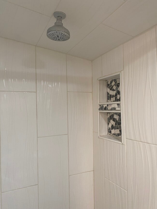 Building Photo - 1317 E Adams St