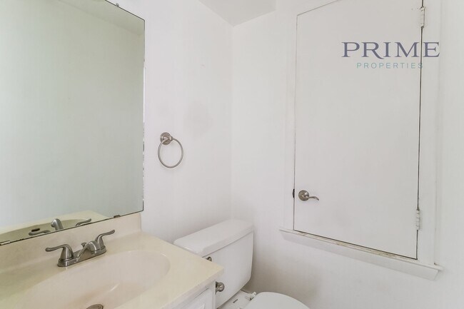 Building Photo - Amazing Austin condo!