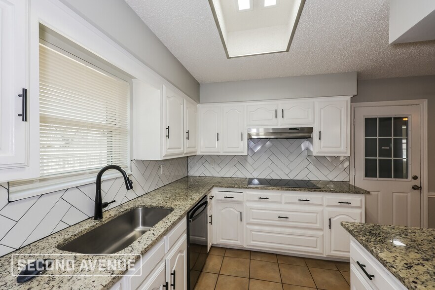 Building Photo - 5405 Valparaiso Trail