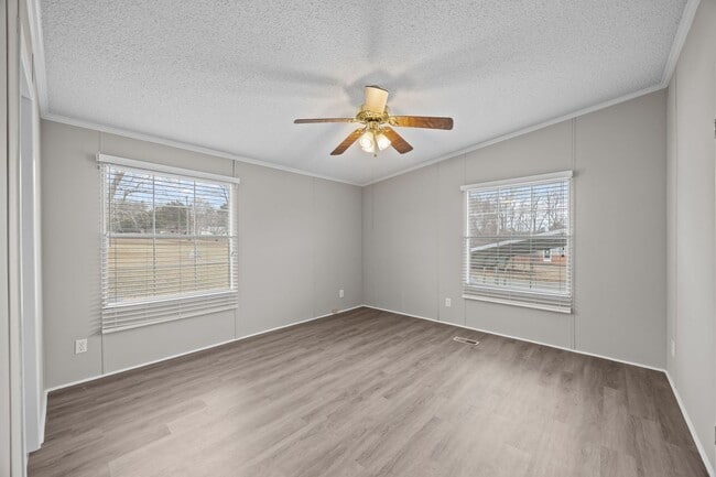 Building Photo - Charming 4-Bedroom Home on Spacious 2.64-Acre Lot in Graham, NC