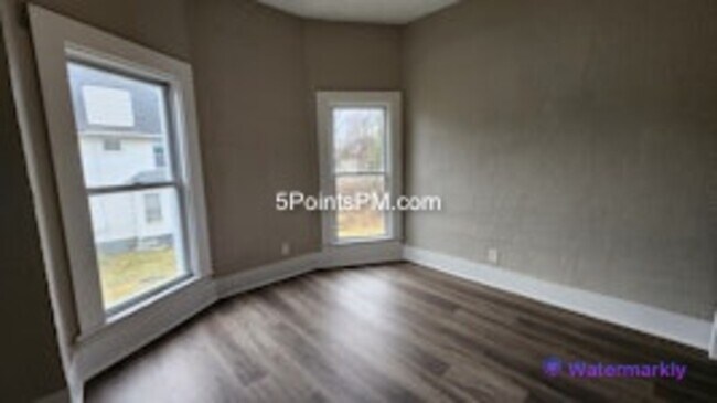 Building Photo - 9804 Miles Ave