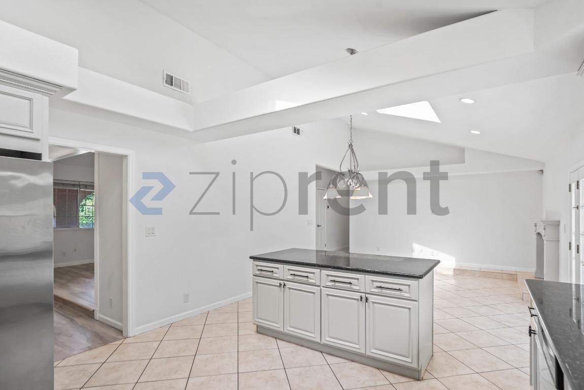 Building Photo - 1400 Arkell Rd