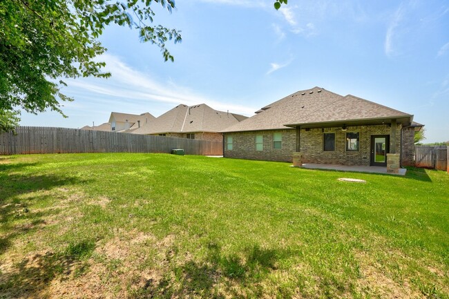 Building Photo - Beautiful Rental Home in Moore!