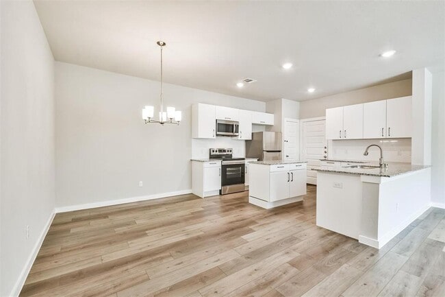 Building Photo - 25508 Starling Ln