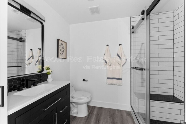 Building Photo - 2722 Nye St