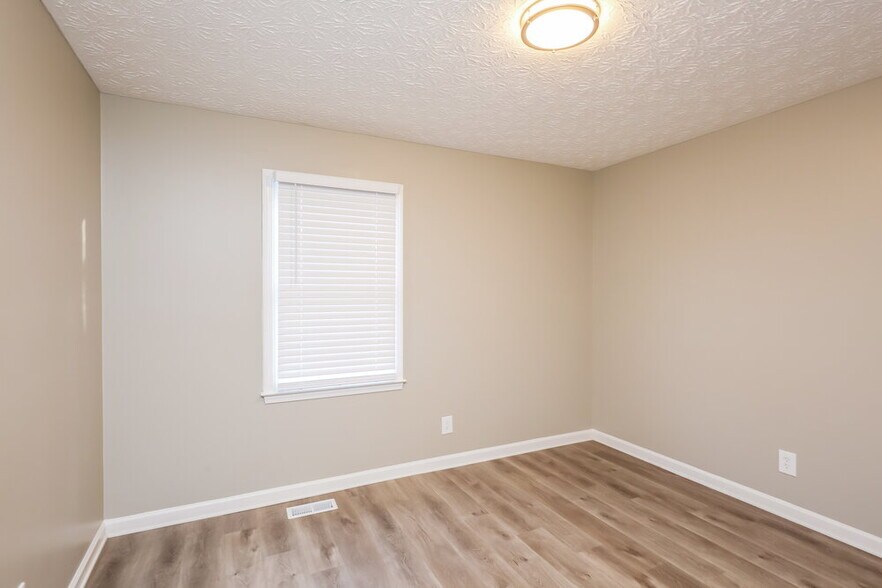 Building Photo - 306 Mary Alice Dr