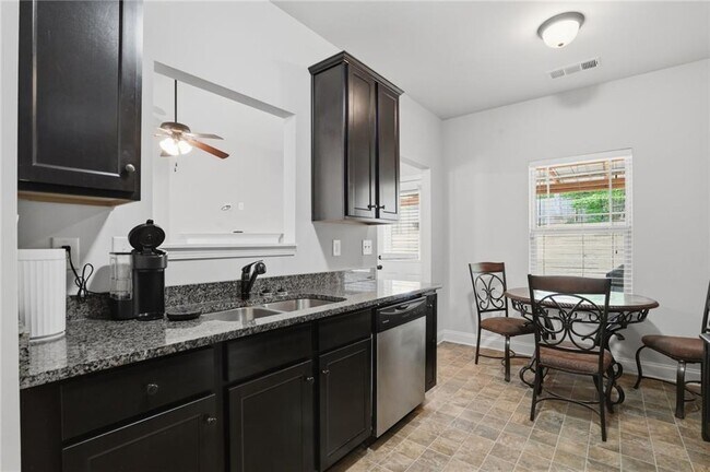 Building Photo - 612 Stevens Pl