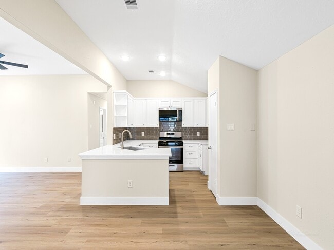 Building Photo - 9254 Autumnsong Dr