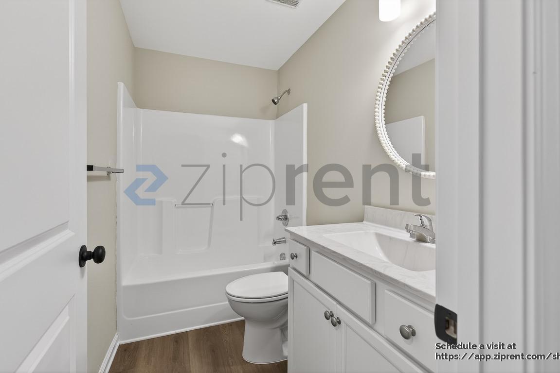 Building Photo - 1511 Fort Bragg Rd