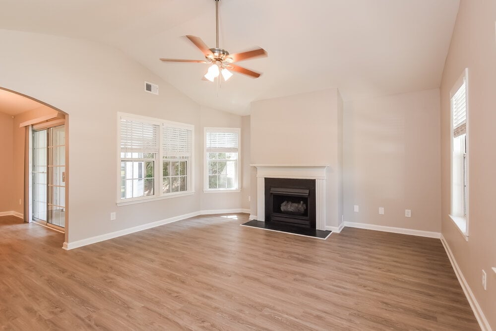 Building Photo - 2010 Greenhill Pass