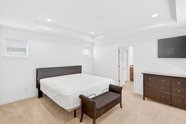 Building Photo - Modern Happy Valley Home with Open-Concept Living & Private Yard