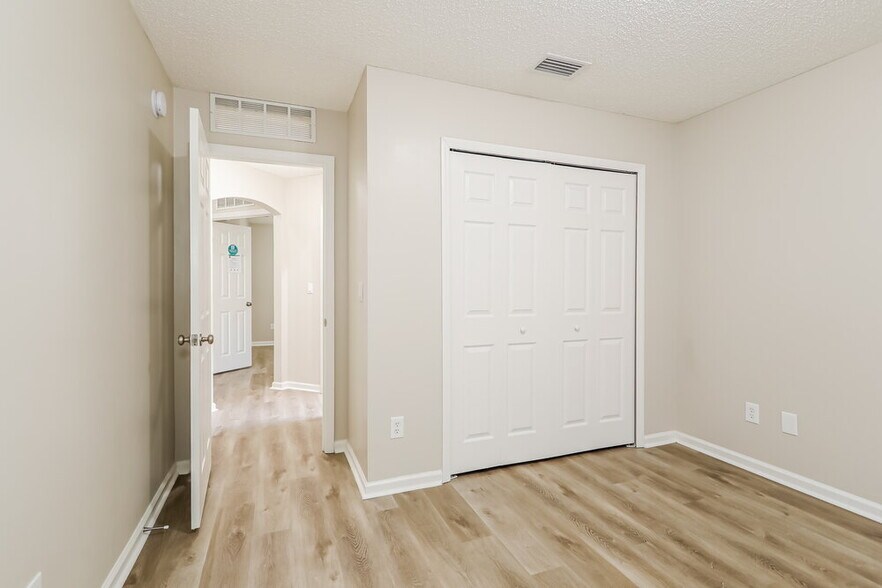 Building Photo - 8211 Stelling Dr